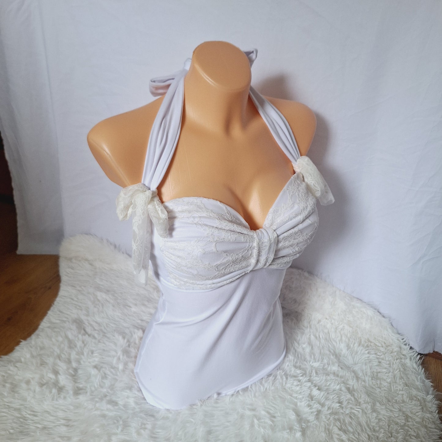 Handmade bow top white lace pattern, extra bows
