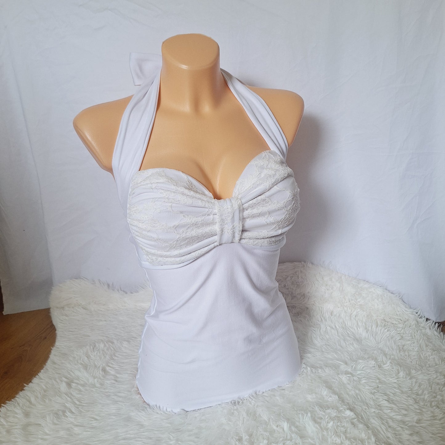 Handmade bow top white lace pattern