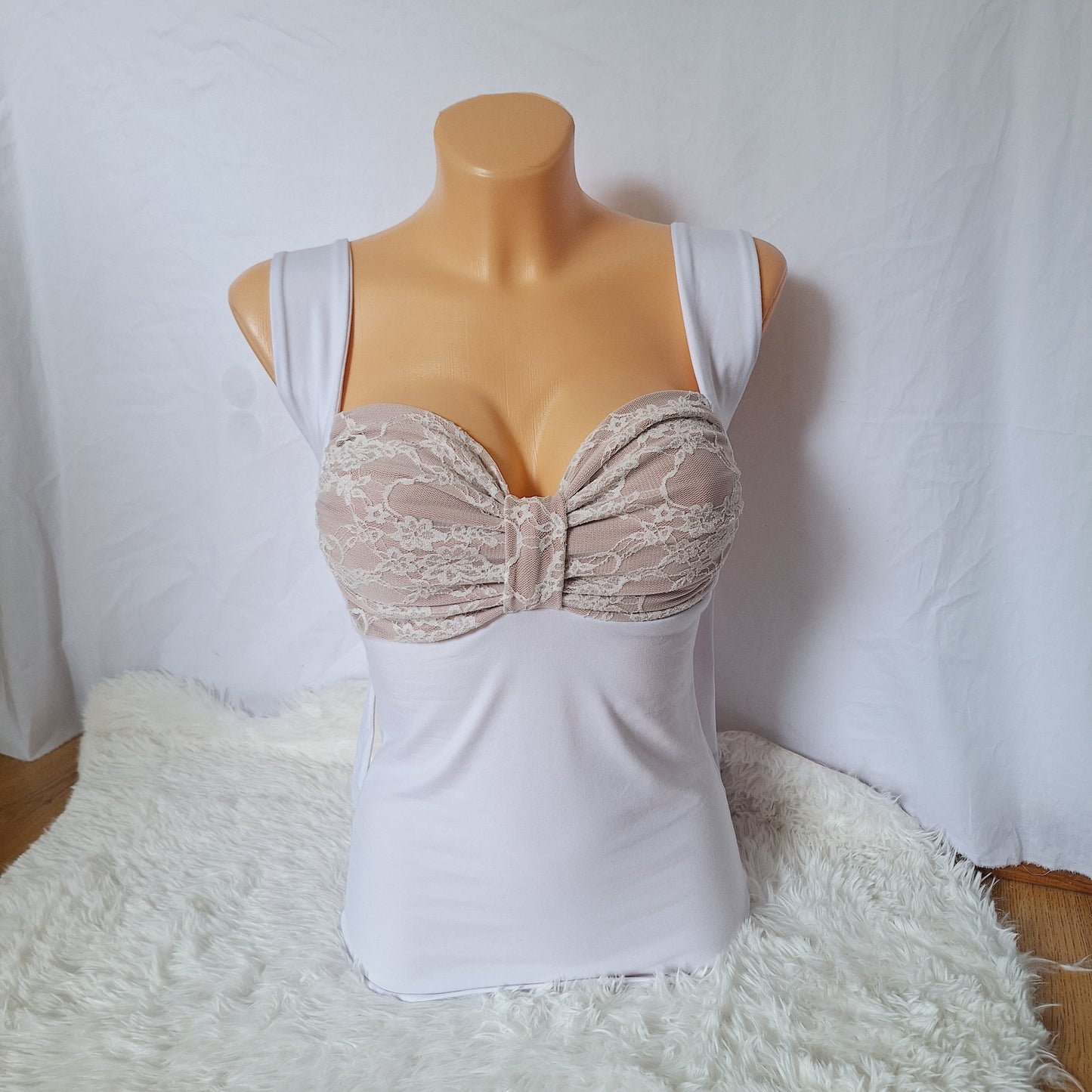 Handmade bow top white&pink lace pattern
