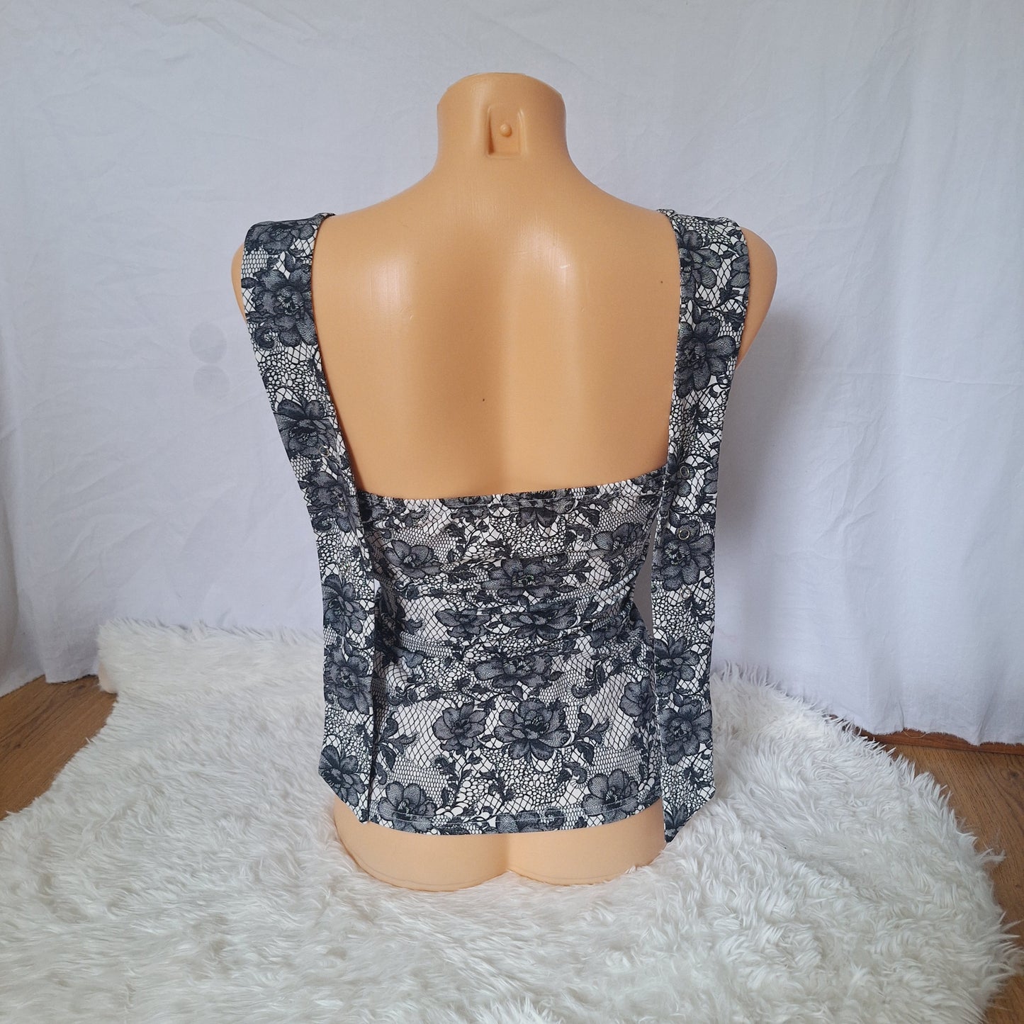 Handmade bow white top black lace print