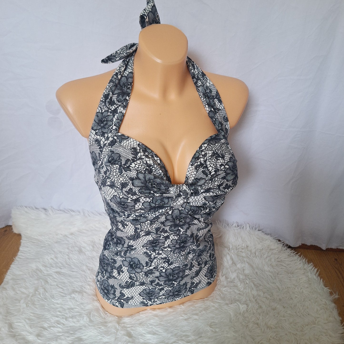 Handmade bow white top black lace print