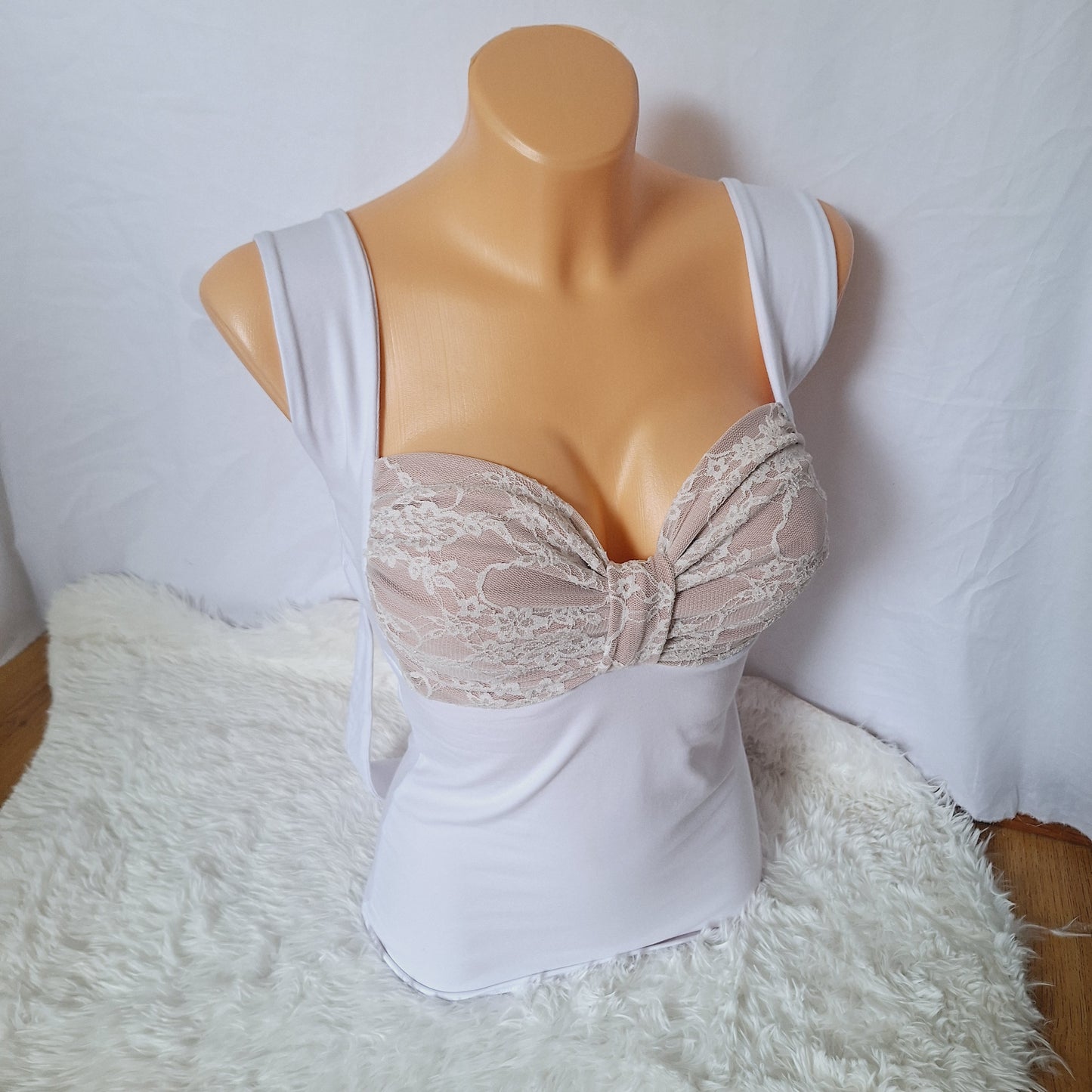 Handmade bow top white&pink lace pattern