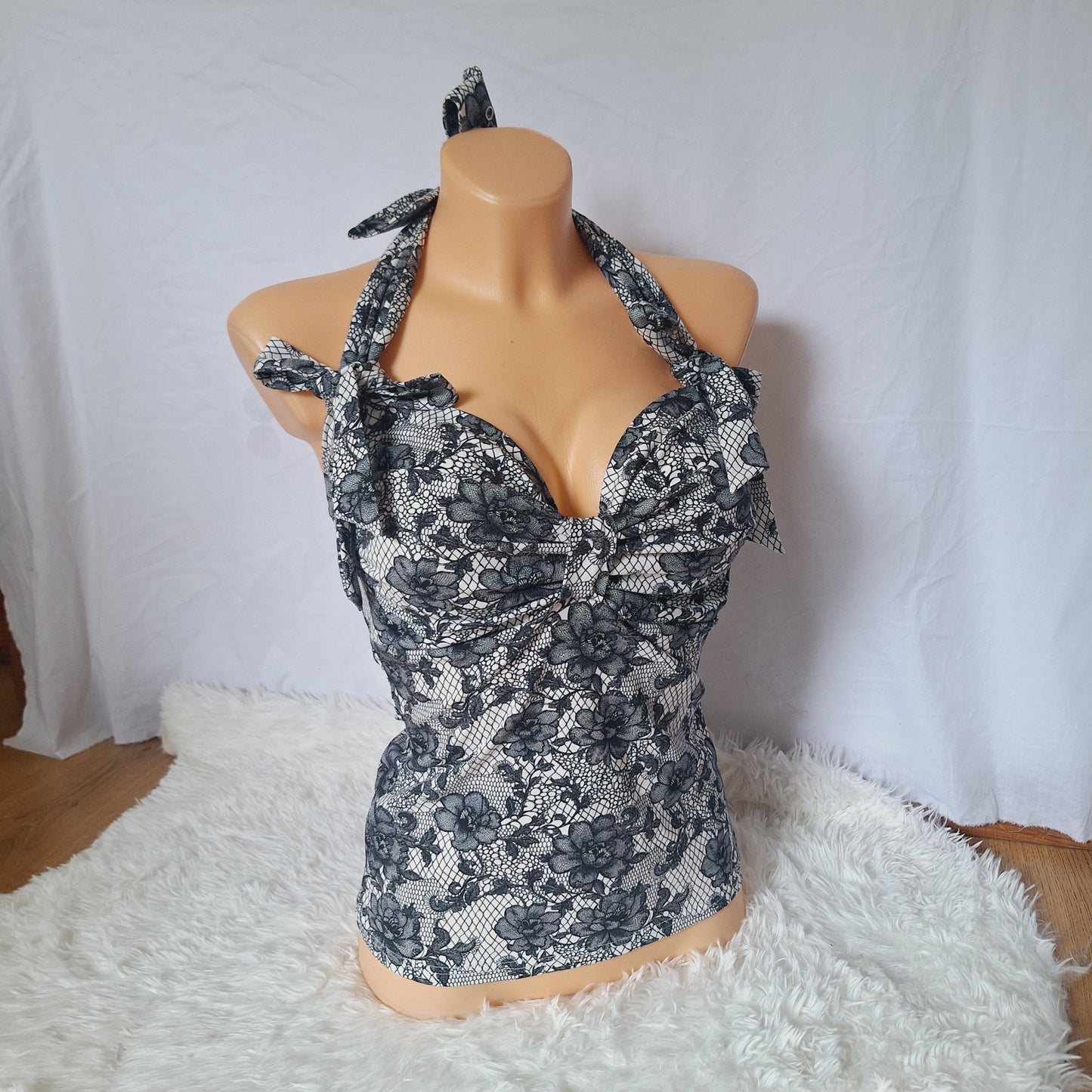 Handmade bow white top black lace print