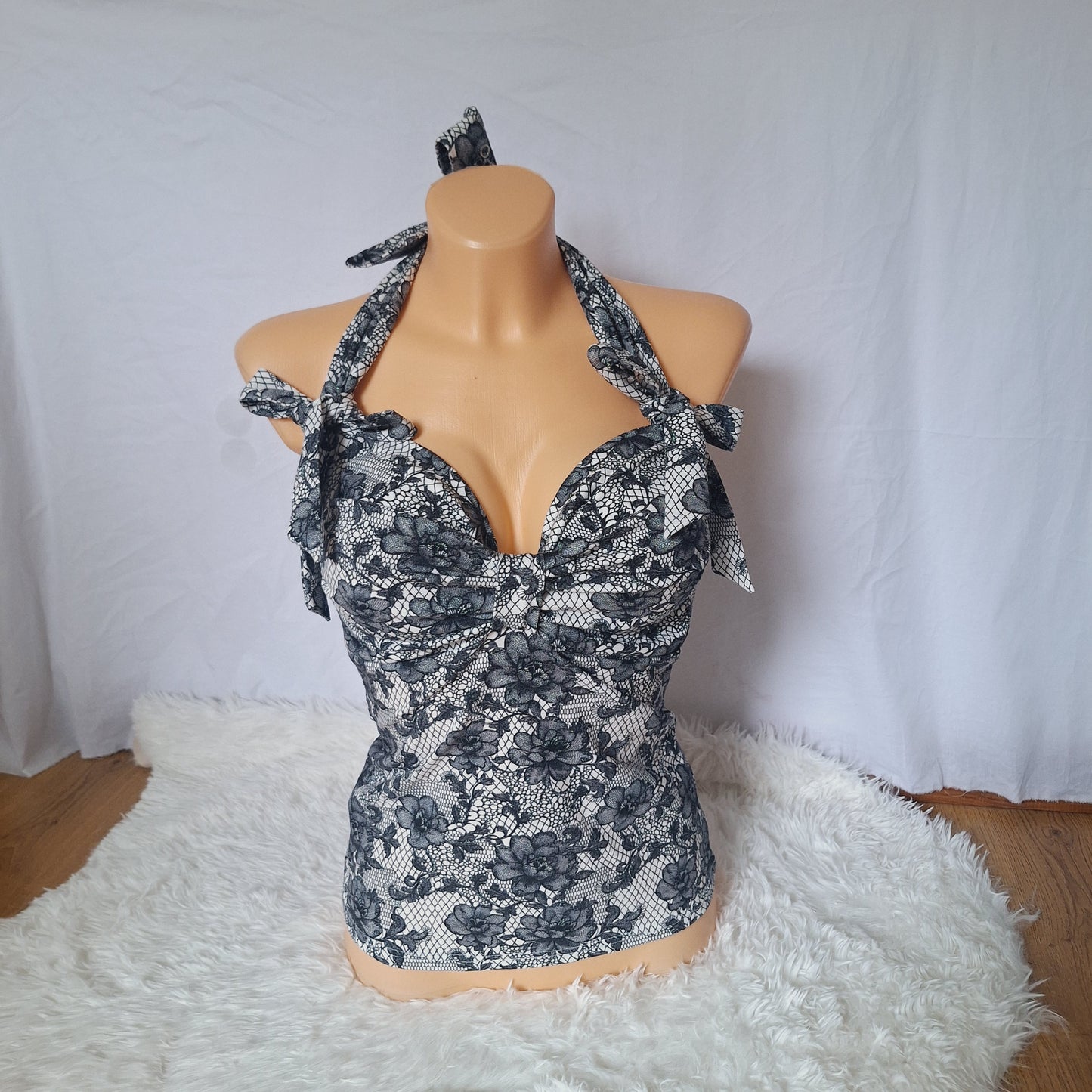 Handmade bow white top black lace print