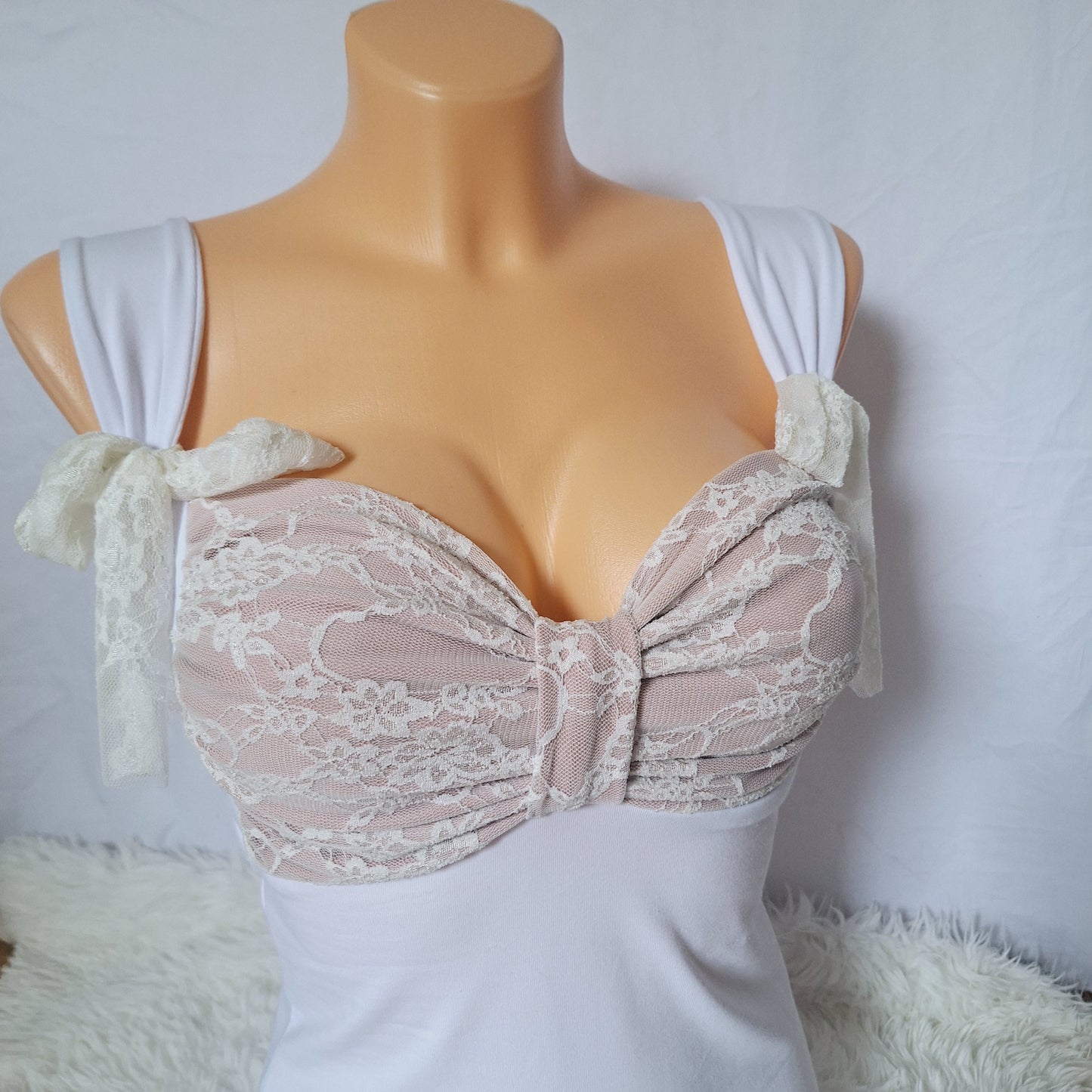 Handmade bow top white&pink lace pattern