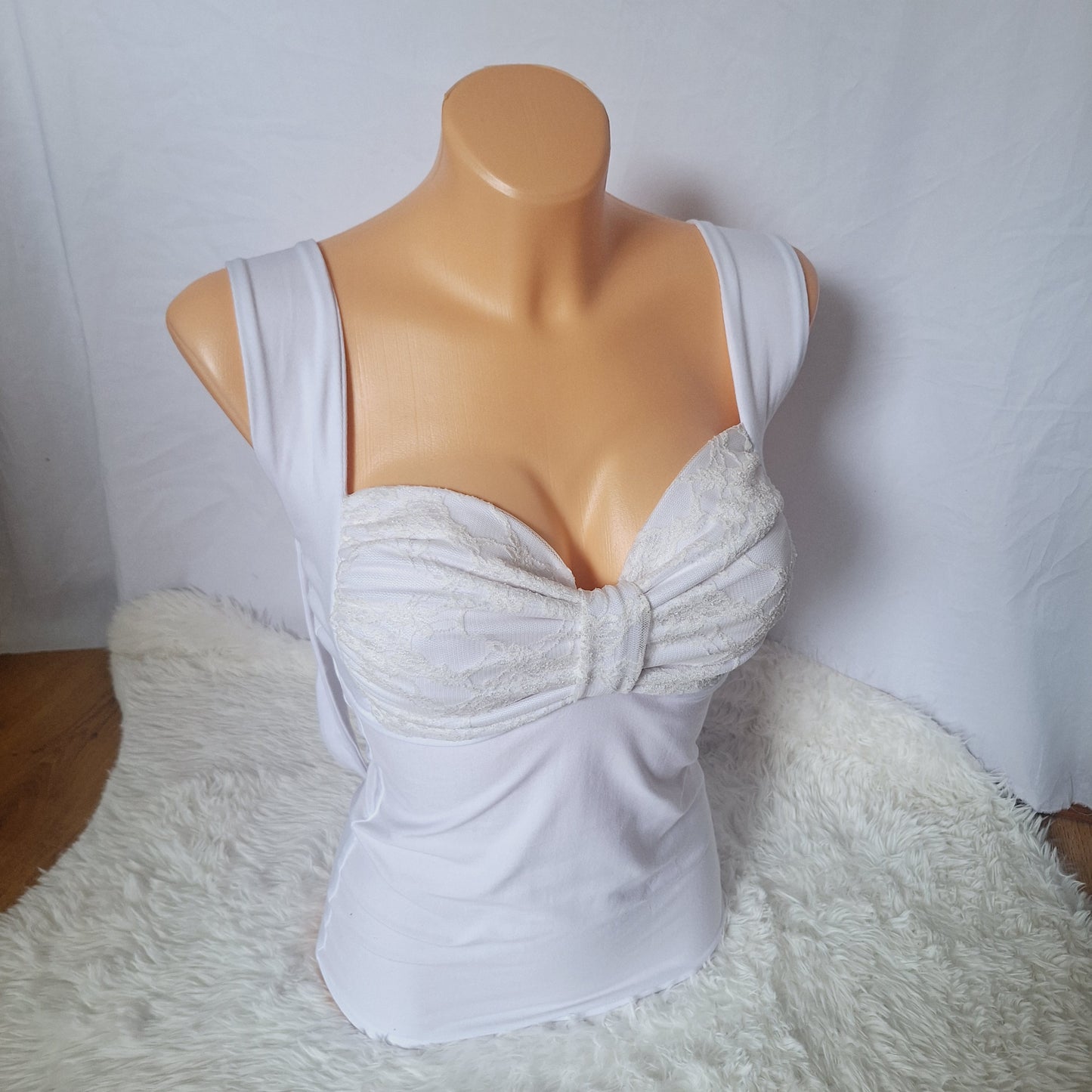 Handmade bow top white lace pattern