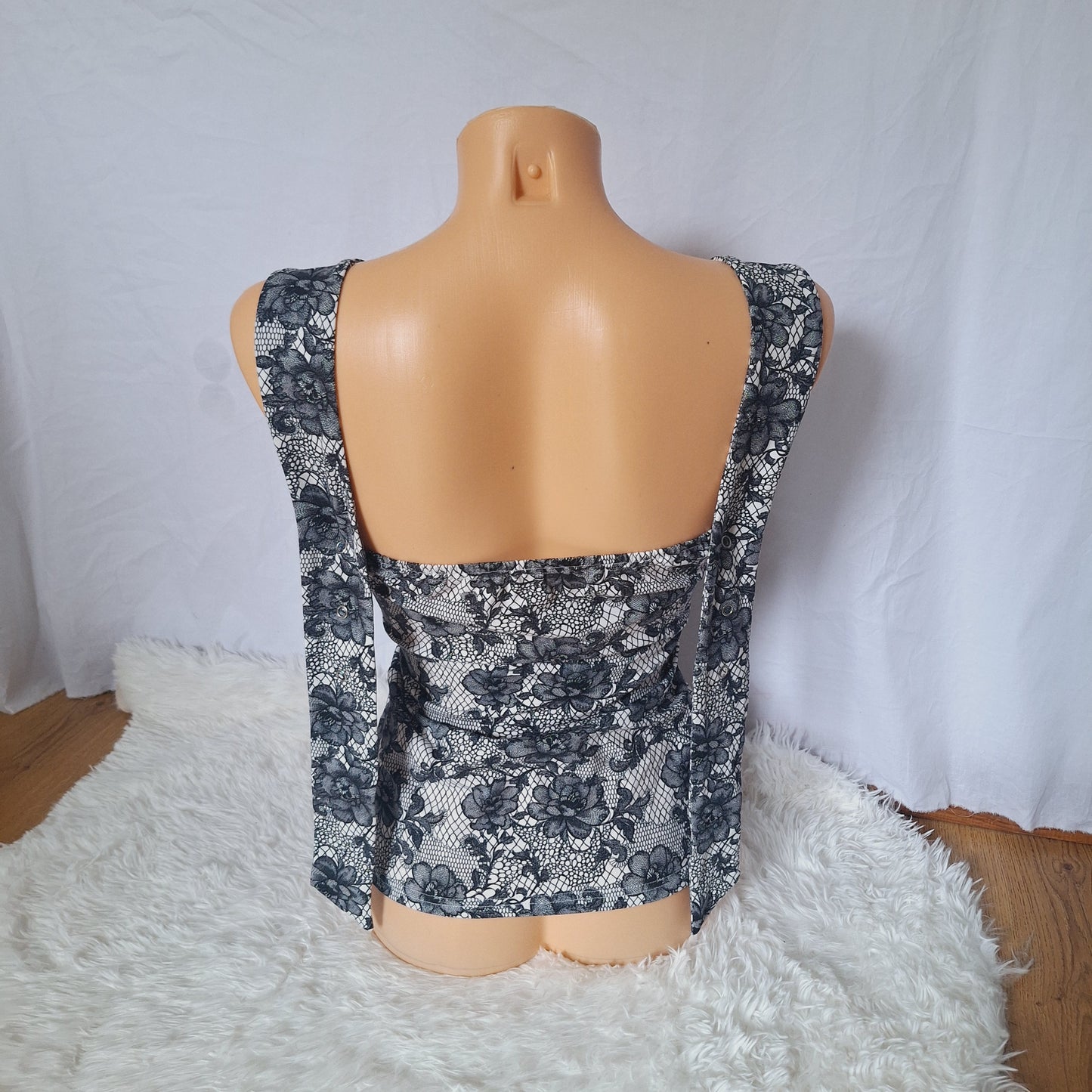 Handmade bow white top black lace print