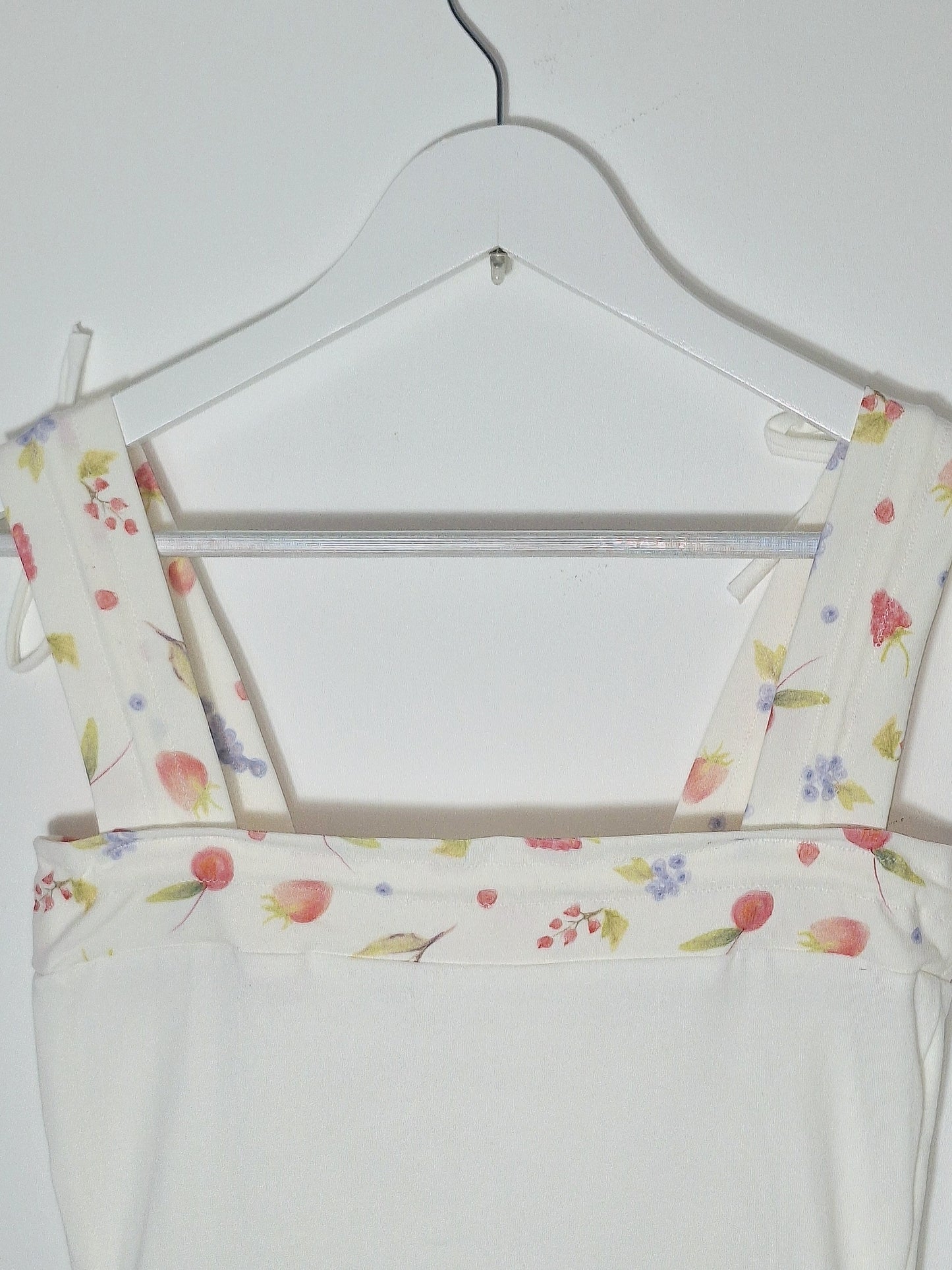 Stella top white and fruits print