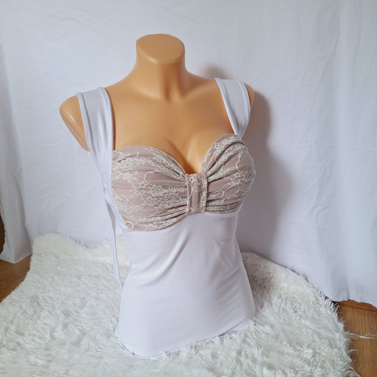 Handmade bow top white&pink lace pattern