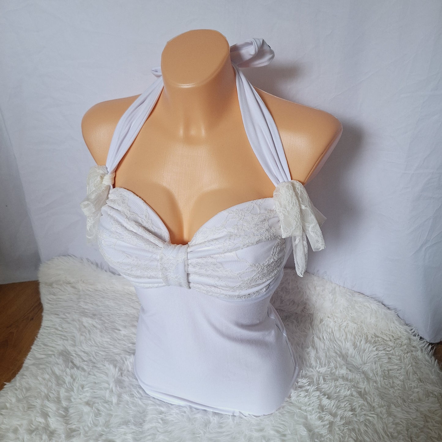 Handmade bow top white lace pattern, extra bows