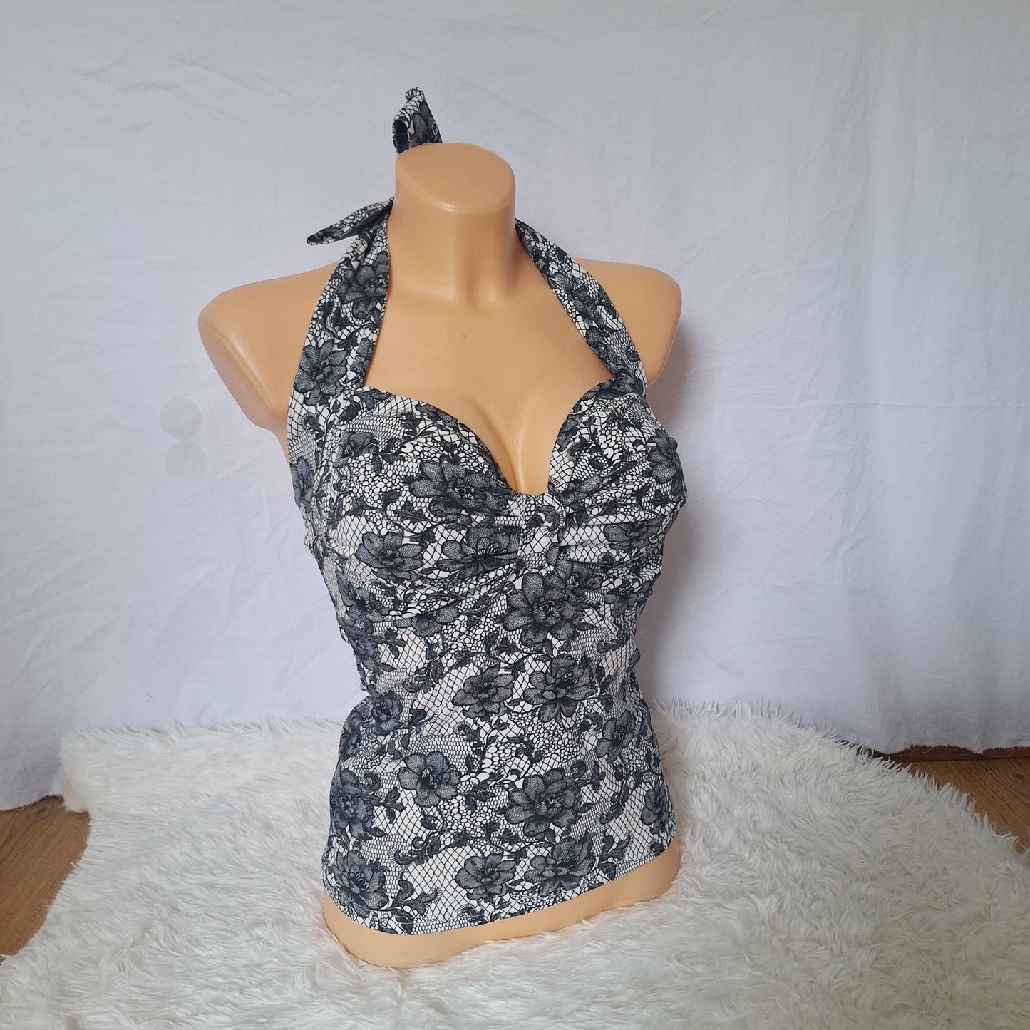 Handmade bow white top black lace print