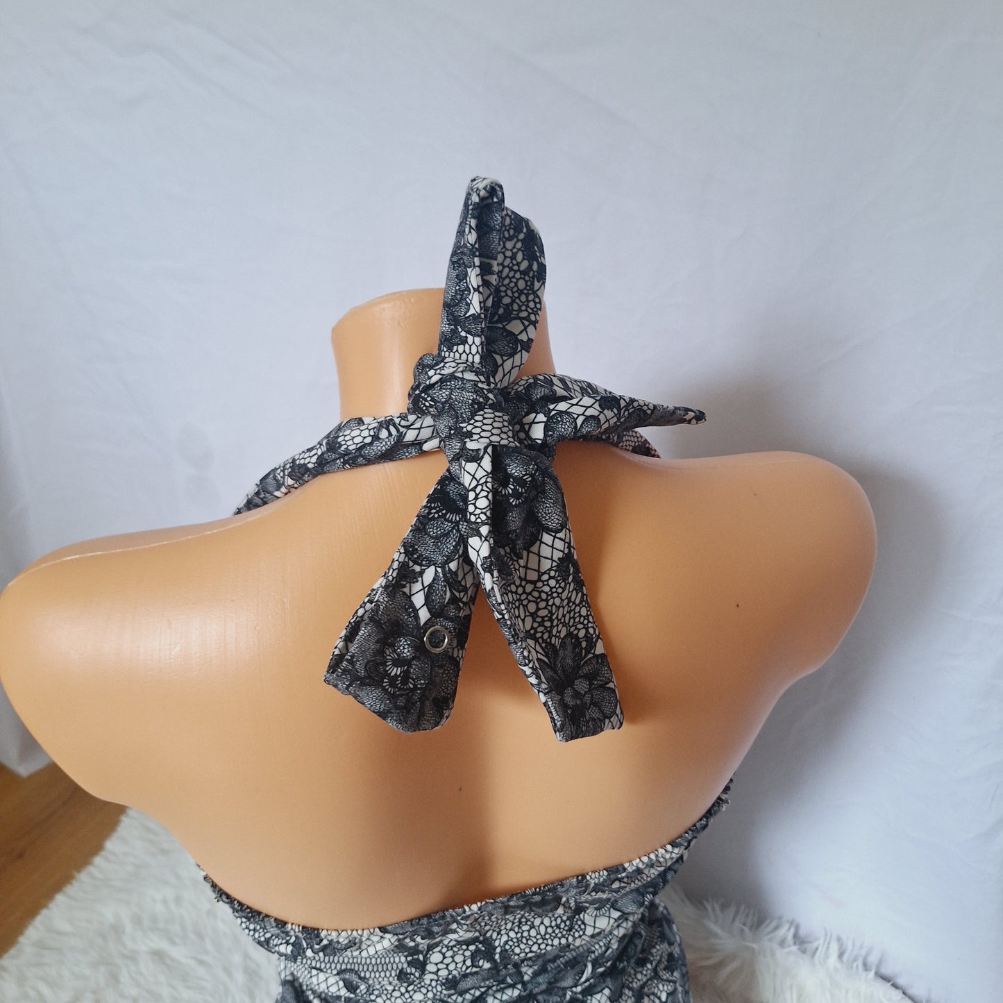 Handmade bow white top black lace print