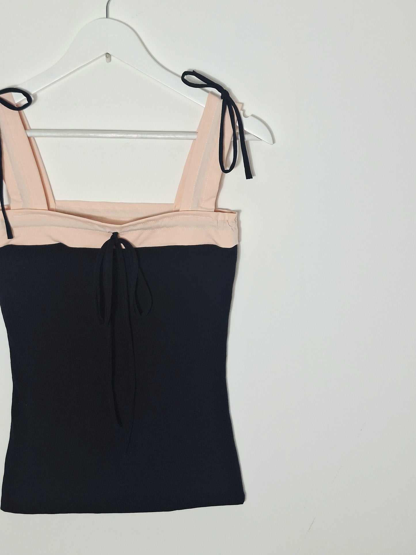 Top black and pink
