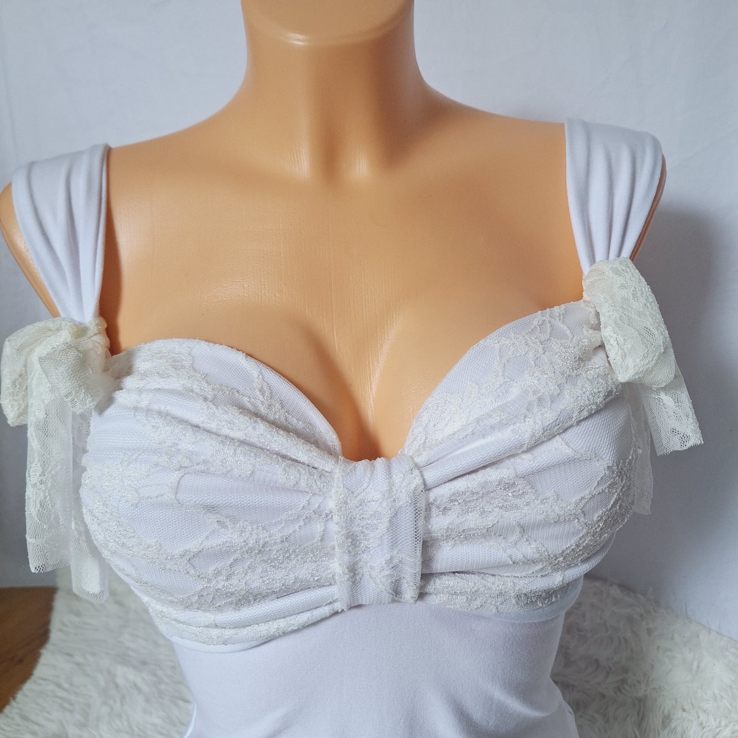Handmade bow top white lace pattern, extra bows
