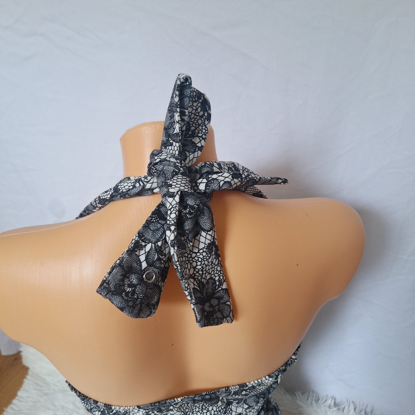 Handmade bow white top black lace print