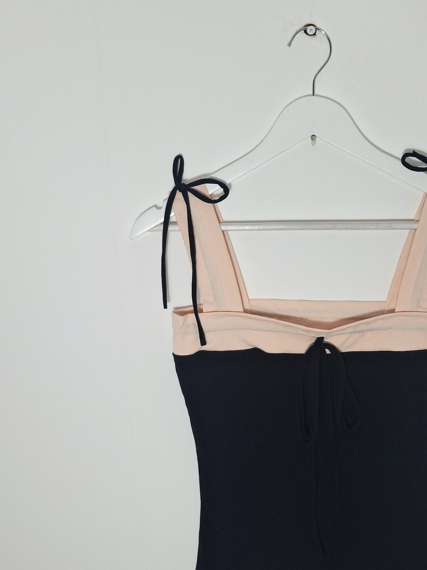 Top black and pink