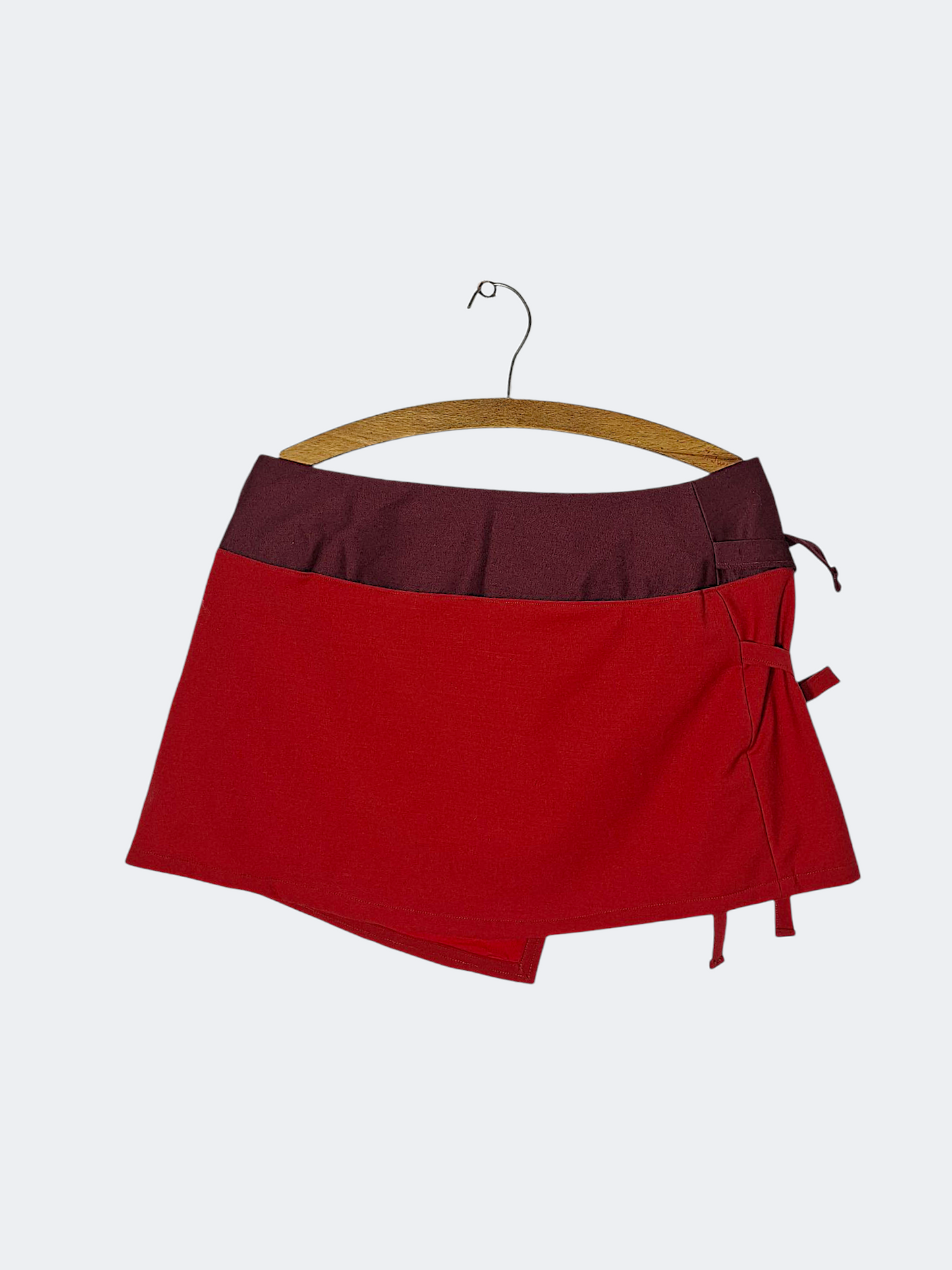 Asymmetrical skirt with ties