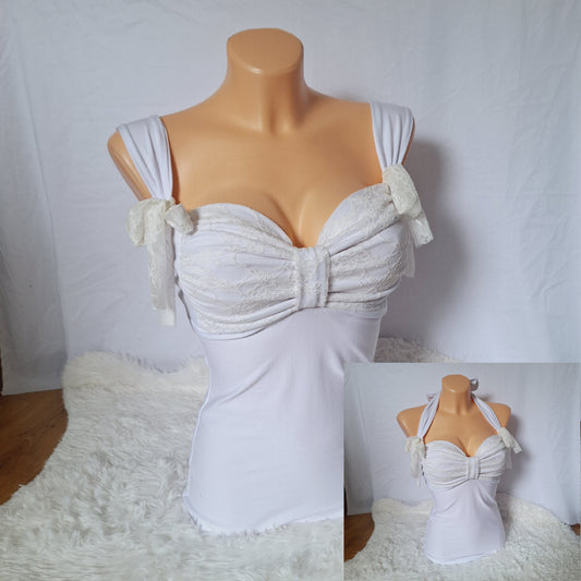 Handmade bow top white lace pattern, extra bows