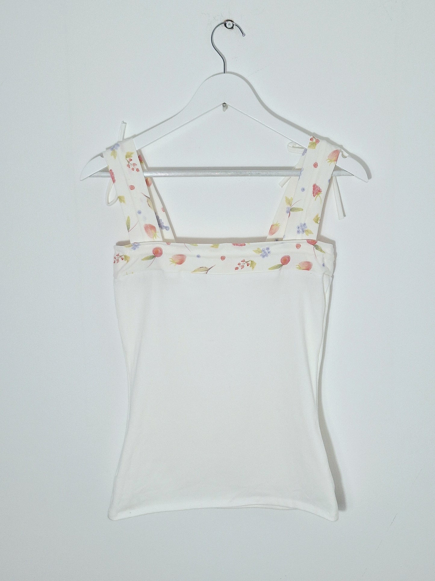 Stella top white and fruits print